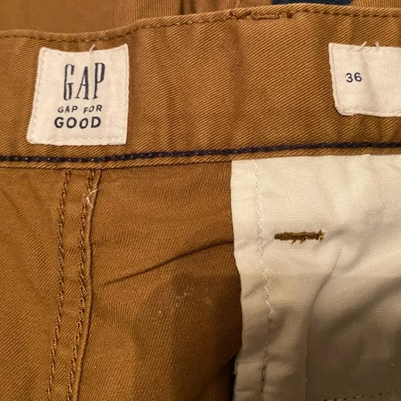 Gap Men's Brown Shorts. Size 36. - Picture 3 of 4